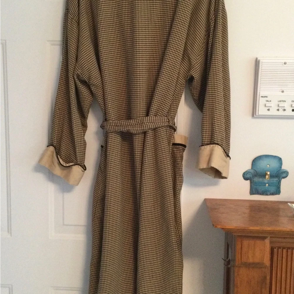 Vintage Victoria’s Secret Long Robe - Picture 4 of 9